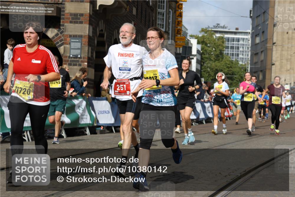 13.09.2026 - 21. swb-Marathon Bremen Strokosch-Dieckow http://msf.ph/oto/10380142 13.09.2026 11:04:30 Ziel 10182, 10291, 10390, 10516, 10613, 10671, 10672, 10726, 10912, 10913, 11221, 11318, 11336, 11539, 11720, 11726, 11909, 12001, 12103, 12113, 12140, 12276, 10160, 10283, 10481, 10711, 10877, 11114, 11364, 11366, 11592, 11705, 11761, 11991 meine-sportfotos.de