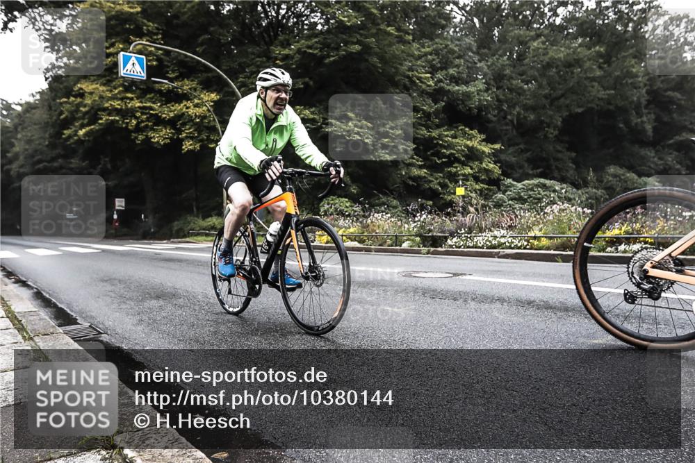 13.09.2026 - Stadtparktriathlon H.Heesch http://msf.ph/oto/10380144 13.09.2026 10:18:39 Radfahren 233, 405, 444 meine-sportfotos.de