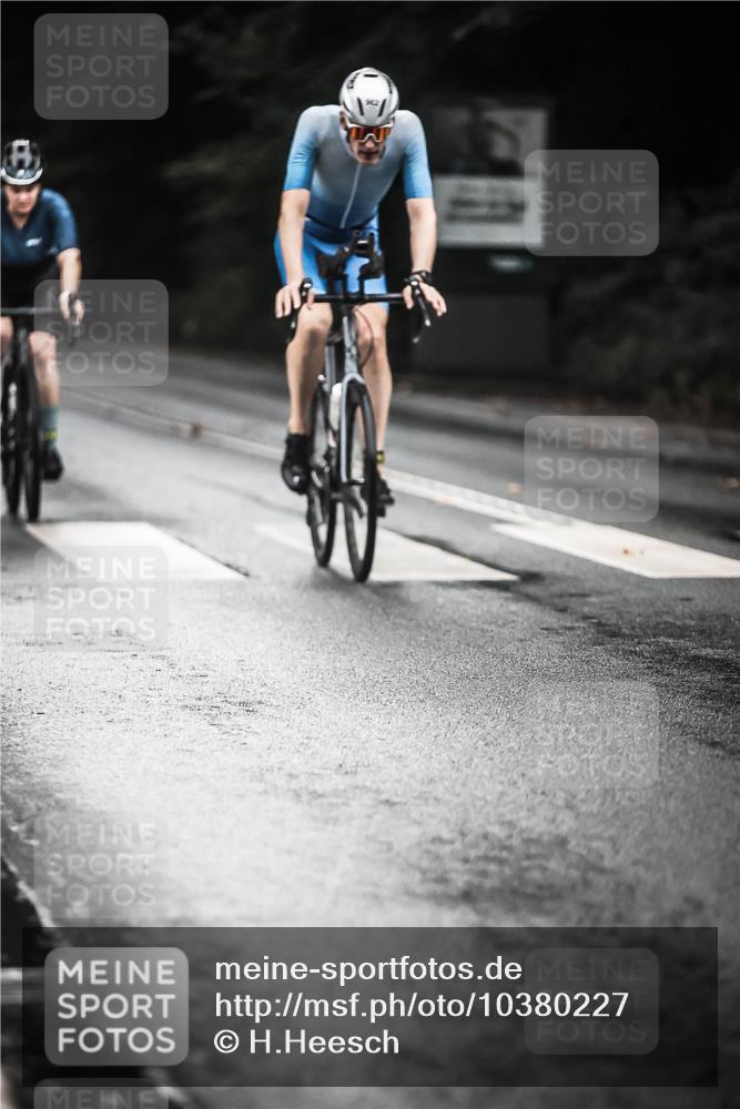 13.09.2026 - Stadtparktriathlon H.Heesch http://msf.ph/oto/10380227 13.09.2026 12:24:52 Radfahren 962, 1058, 1117 meine-sportfotos.de