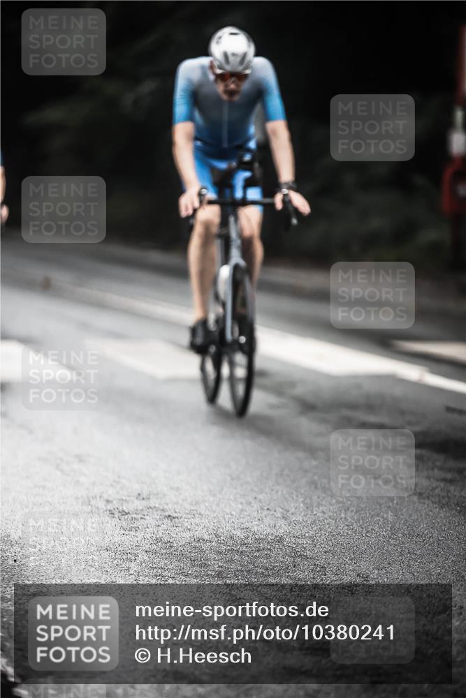 13.09.2026 - Stadtparktriathlon H.Heesch http://msf.ph/oto/10380241 13.09.2026 12:24:53 Radfahren 962, 1058, 1117 meine-sportfotos.de
