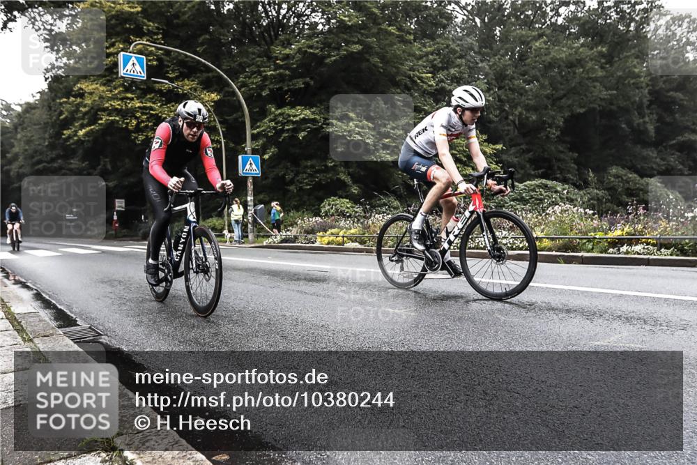 13.09.2026 - Stadtparktriathlon H.Heesch http://msf.ph/oto/10380244 13.09.2026 10:19:33 Radfahren 225, 229, 305, 322 meine-sportfotos.de