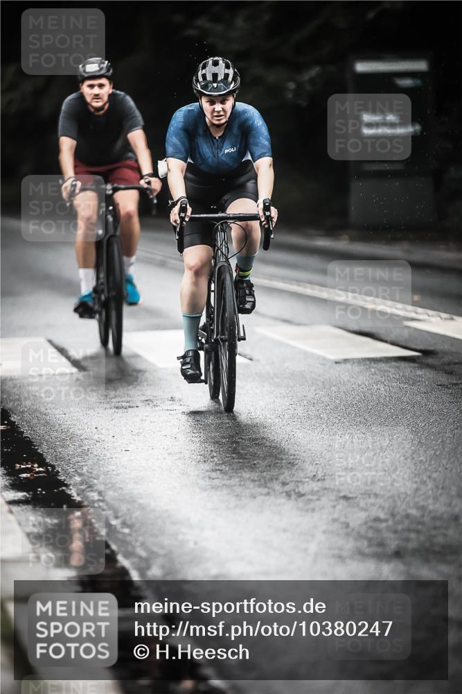 13.09.2026 - Stadtparktriathlon H.Heesch http://msf.ph/oto/10380247 13.09.2026 12:24:53 Radfahren 962, 1058, 1117 meine-sportfotos.de