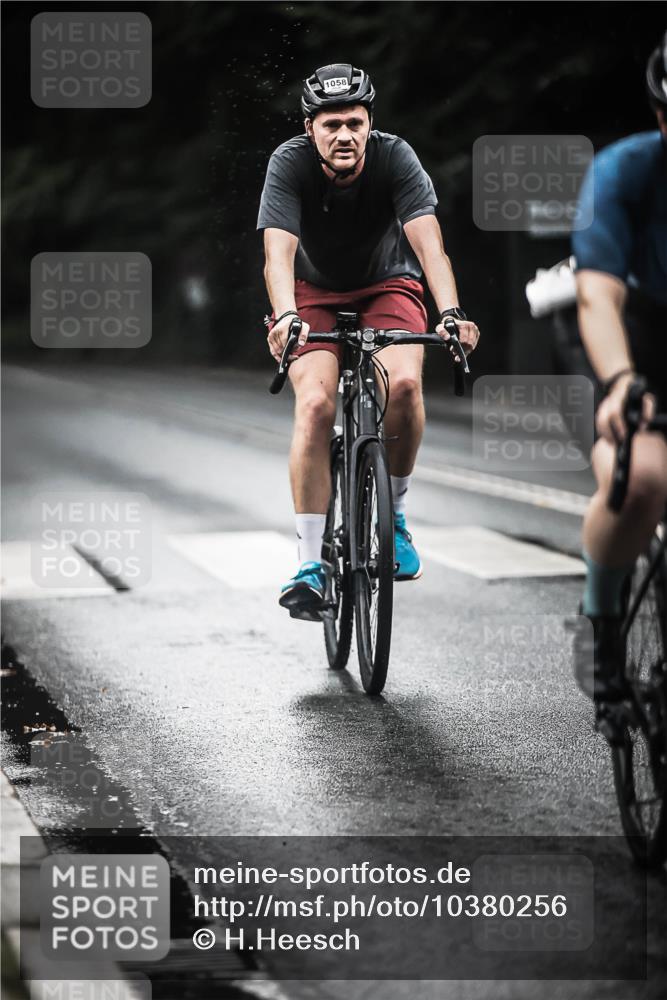 13.09.2026 - Stadtparktriathlon H.Heesch http://msf.ph/oto/10380256 13.09.2026 12:24:54 Radfahren 962, 1058, 1117 meine-sportfotos.de
