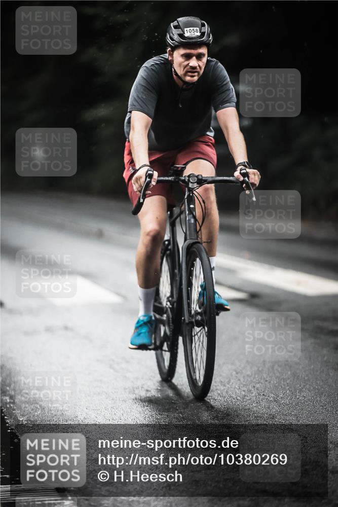 13.09.2026 - Stadtparktriathlon H.Heesch http://msf.ph/oto/10380269 13.09.2026 12:24:55 Radfahren 962, 1058, 1117 meine-sportfotos.de