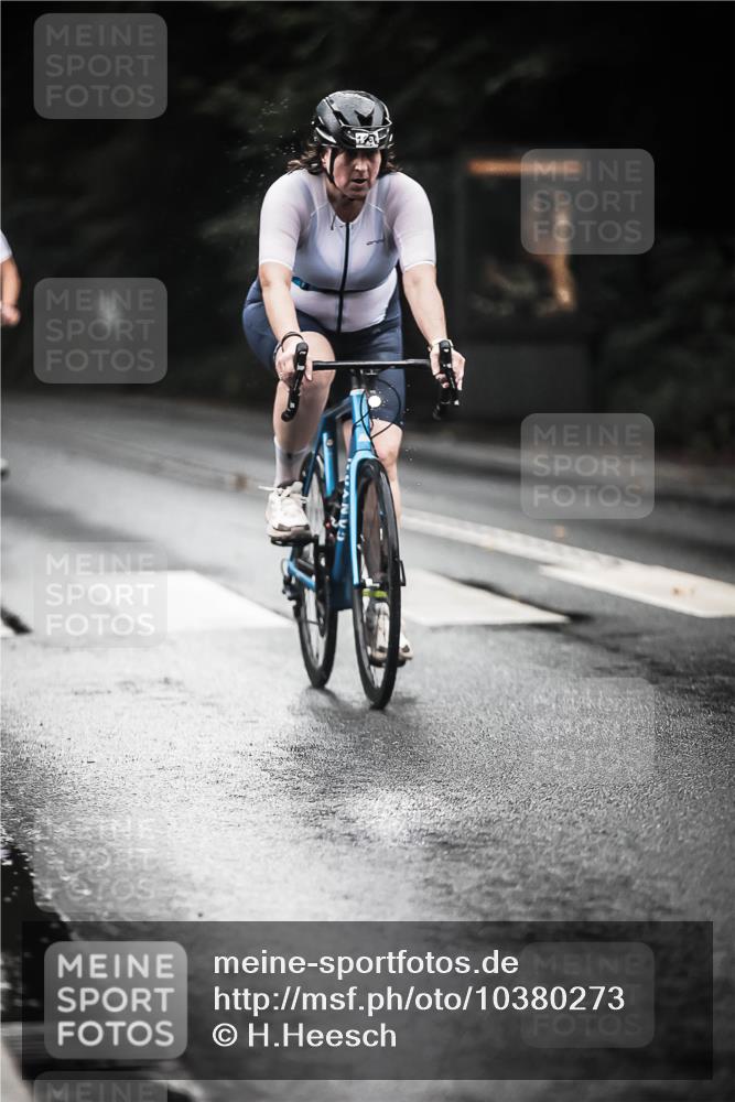 13.09.2026 - Stadtparktriathlon H.Heesch http://msf.ph/oto/10380273 13.09.2026 12:25:03 Radfahren 887, 1016, 1168 meine-sportfotos.de