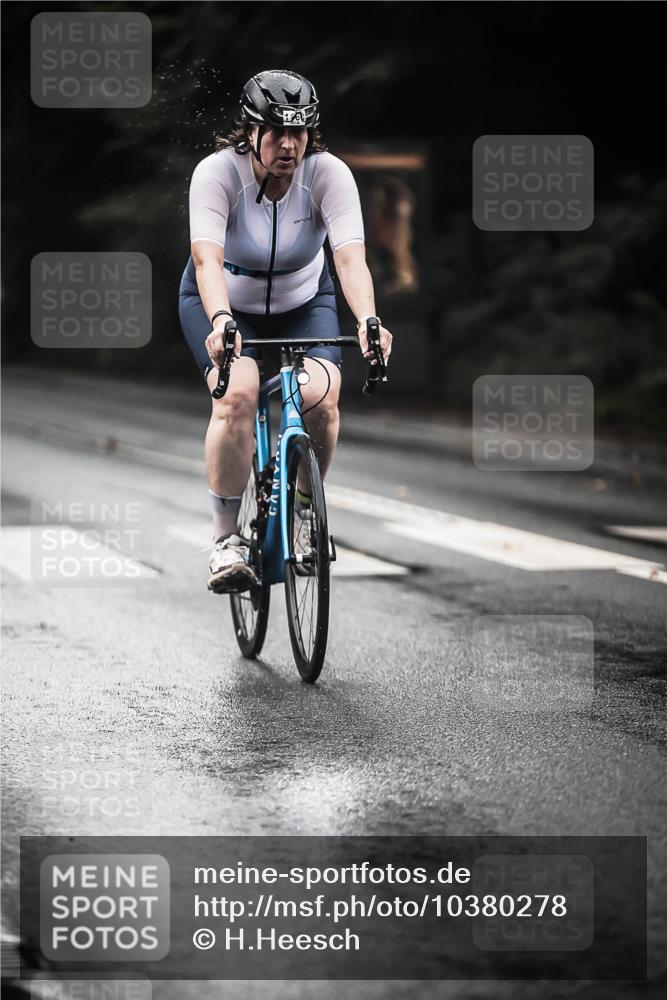 13.09.2026 - Stadtparktriathlon H.Heesch http://msf.ph/oto/10380278 13.09.2026 12:25:04 Radfahren 887, 1016, 1168 meine-sportfotos.de
