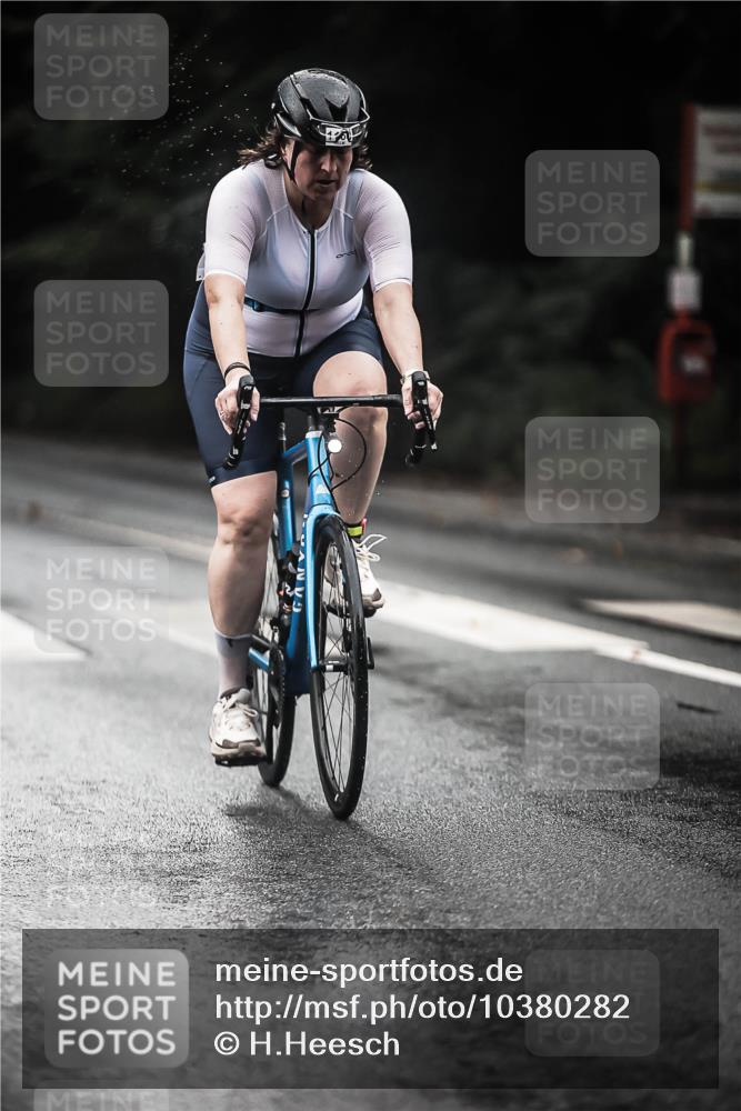 13.09.2026 - Stadtparktriathlon H.Heesch http://msf.ph/oto/10380282 13.09.2026 12:25:04 Radfahren 887, 1016, 1168 meine-sportfotos.de