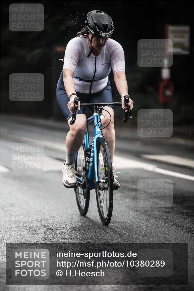 13.09.2026 - Stadtparktriathlon H.Heesch http://msf.ph/oto/10380289 13.09.2026 12:25:04 Radfahren 887, 1016, 1168 meine-sportfotos.de