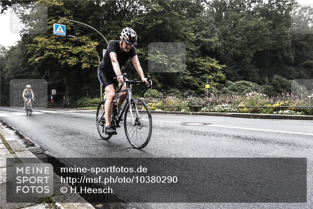 13.09.2026 - Stadtparktriathlon H.Heesch http://msf.ph/oto/10380290 13.09.2026 10:19:48 Radfahren 267, 406, 437 meine-sportfotos.de