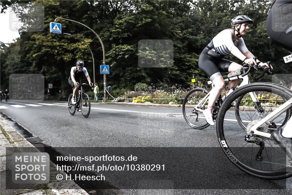 13.09.2026 - Stadtparktriathlon H.Heesch http://msf.ph/oto/10380291 13.09.2026 10:52:45 Radfahren 383, 529, 579 meine-sportfotos.de