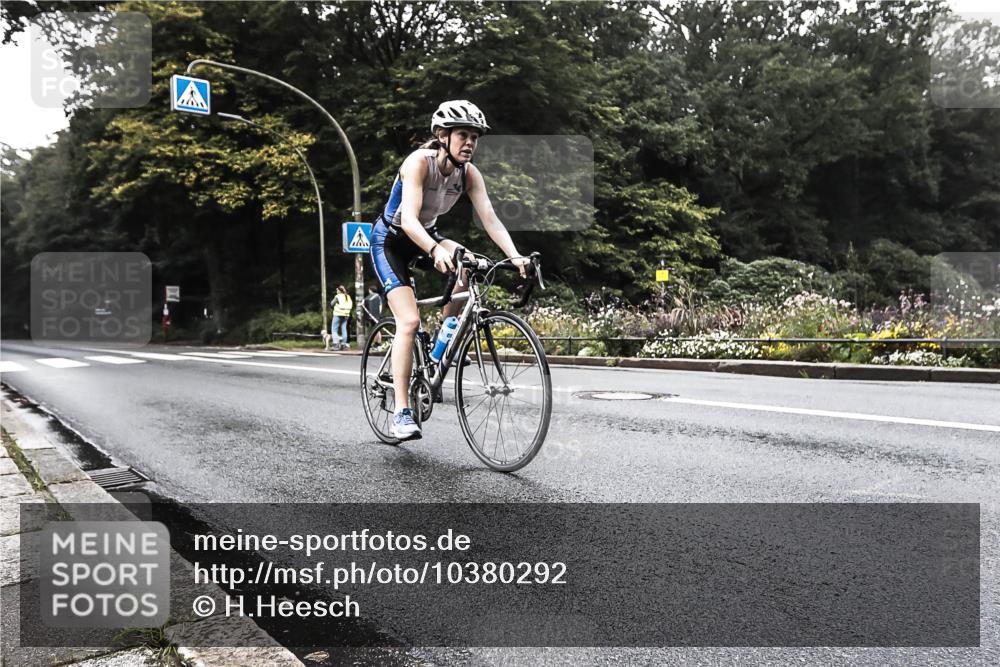 13.09.2026 - Stadtparktriathlon H.Heesch http://msf.ph/oto/10380292 13.09.2026 10:19:50 Radfahren 267, 406, 437 meine-sportfotos.de
