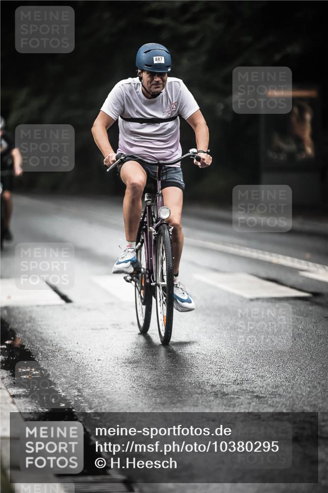 13.09.2026 - Stadtparktriathlon H.Heesch http://msf.ph/oto/10380295 13.09.2026 12:25:05 Radfahren 887, 1016, 1036, 1168 meine-sportfotos.de