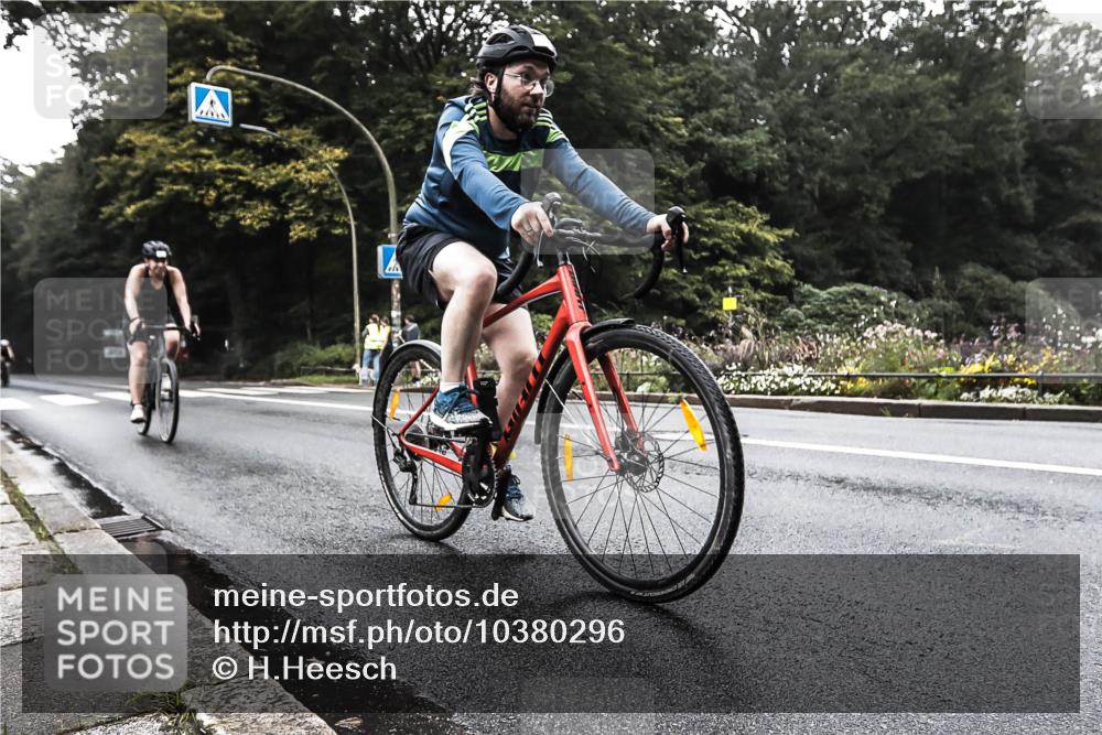 13.09.2026 - Stadtparktriathlon H.Heesch http://msf.ph/oto/10380296 13.09.2026 10:19:57 Radfahren 323, 377, 414, 434 meine-sportfotos.de