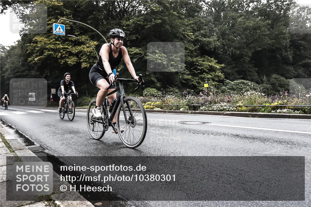 13.09.2026 - Stadtparktriathlon H.Heesch http://msf.ph/oto/10380301 13.09.2026 10:19:57 Radfahren 323, 377, 414, 434 meine-sportfotos.de