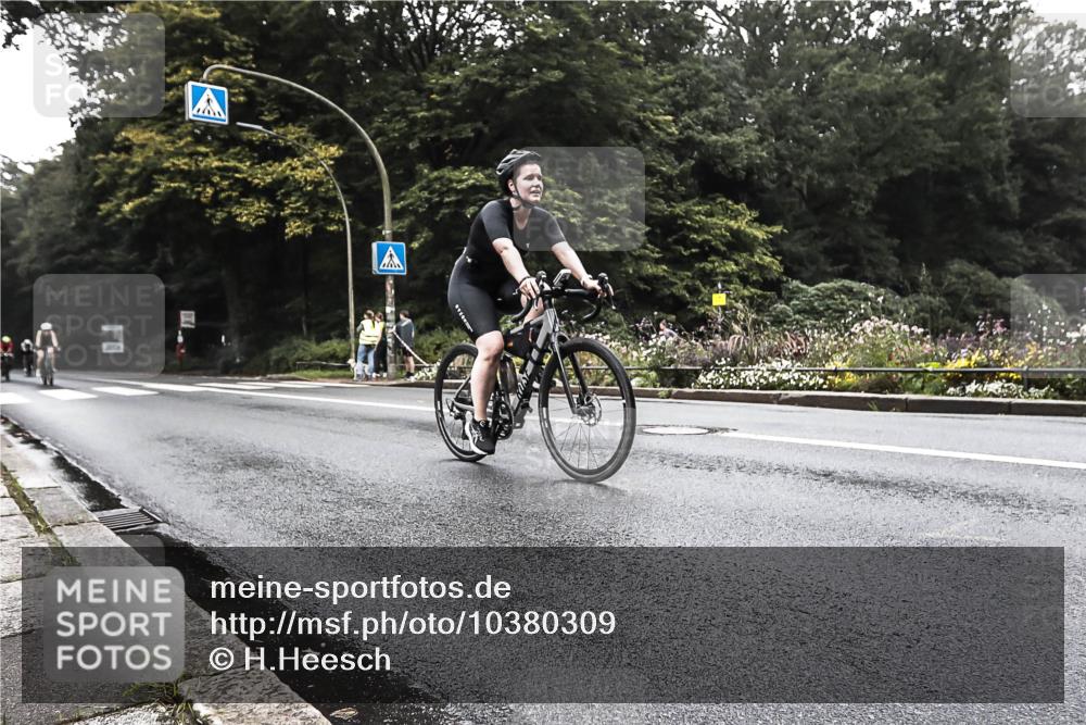 13.09.2026 - Stadtparktriathlon H.Heesch http://msf.ph/oto/10380309 13.09.2026 10:19:58 Radfahren 323, 328, 377, 414, 434 meine-sportfotos.de