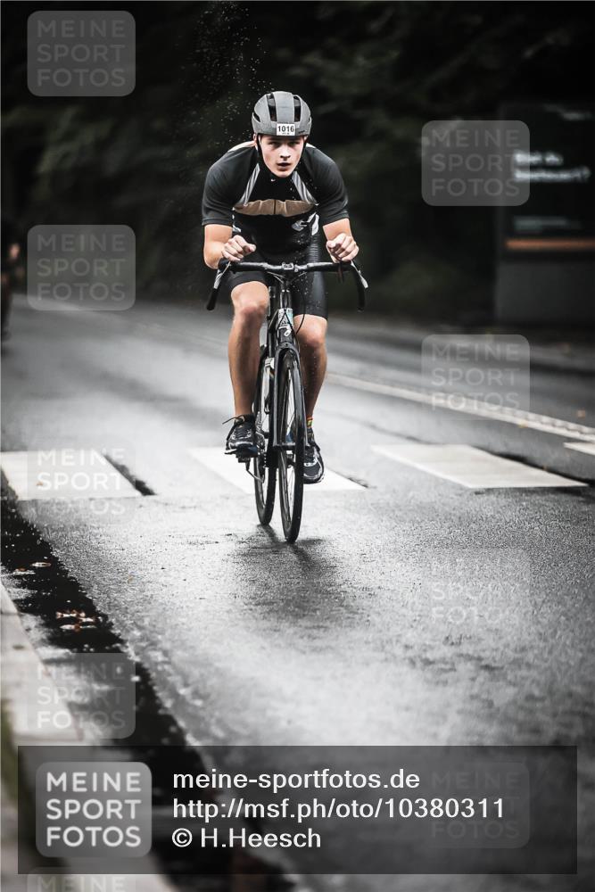 13.09.2026 - Stadtparktriathlon H.Heesch http://msf.ph/oto/10380311 13.09.2026 12:25:07 Radfahren 887, 1016, 1036, 1168 meine-sportfotos.de