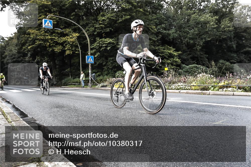 13.09.2026 - Stadtparktriathlon H.Heesch http://msf.ph/oto/10380317 13.09.2026 10:52:49 Radfahren 347, 416, 529, 550 meine-sportfotos.de
