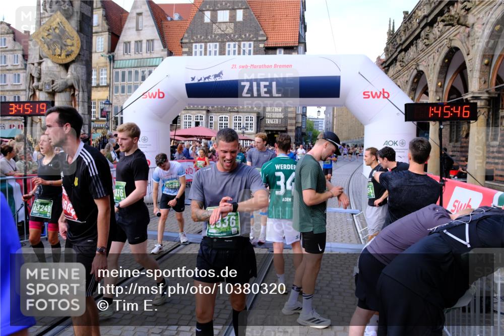 13.09.2026 - 21. swb-Marathon Bremen Tim E. http://msf.ph/oto/10380320 13.09.2026 13:16:08 Ziel 145, 982, 1033, 1955, 2733, 3119, 3149, 3422, 3536, 3689, 3836, 3991, 4573, 4823, 5430, 5474, 5533, 5588, 5913, 6481, 6515, 7307, 7413, 9122, 9278, 13149, 13249 meine-sportfotos.de