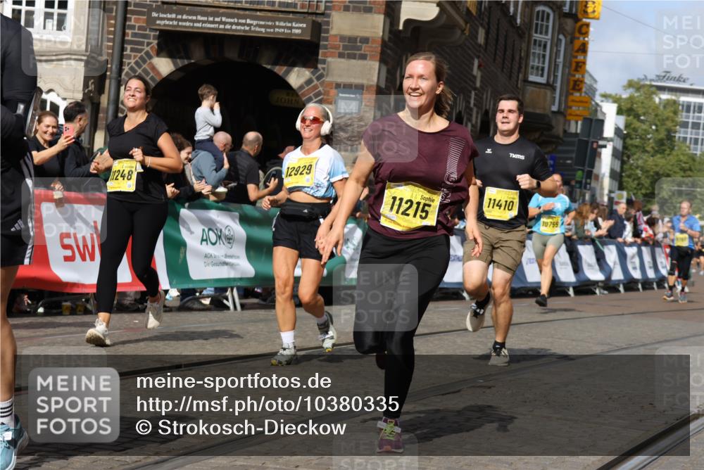 13.09.2026 - 21. swb-Marathon Bremen Strokosch-Dieckow http://msf.ph/oto/10380335 13.09.2026 11:04:34 Ziel 10182, 10245, 10291, 10390, 10516, 10526, 10613, 10671, 10672, 10913, 11214, 11215, 11221, 11318, 11336, 11539, 11720, 11726, 11740, 11909, 12001, 12103, 12113, 12276, 10198, 10283, 10481, 10877, 10940, 11006, 11114, 11364, 11366, 11592, 11705, 12005, 12493, 12495, 12498, 12500, 12502, 12563 meine-sportfotos.de