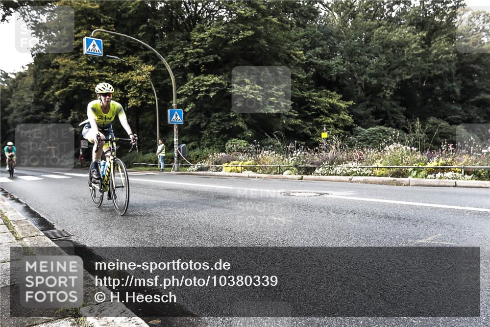 13.09.2026 - Stadtparktriathlon H.Heesch http://msf.ph/oto/10380339 13.09.2026 10:52:51 Radfahren 347, 416, 543, 550 meine-sportfotos.de