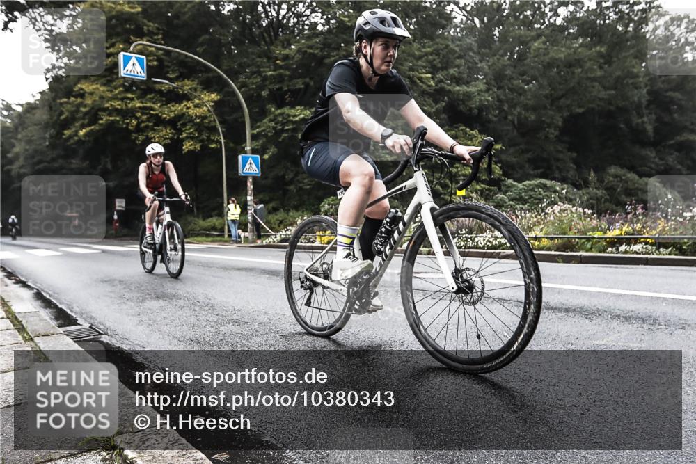 13.09.2026 - Stadtparktriathlon H.Heesch http://msf.ph/oto/10380343 13.09.2026 10:20:12 Radfahren 253, 415, 432 meine-sportfotos.de