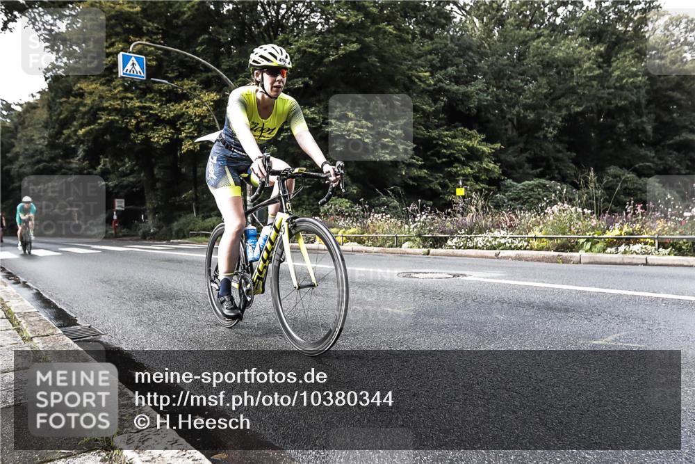 13.09.2026 - Stadtparktriathlon H.Heesch http://msf.ph/oto/10380344 13.09.2026 10:52:52 Radfahren 347, 354, 416, 543, 550 meine-sportfotos.de