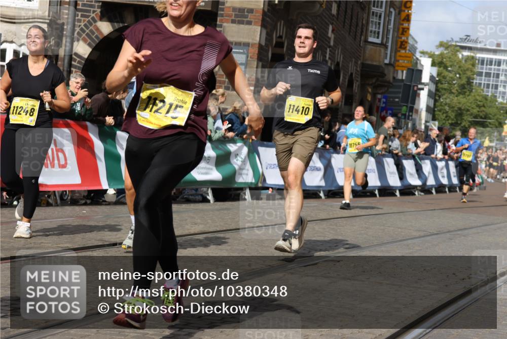13.09.2026 - 21. swb-Marathon Bremen Strokosch-Dieckow http://msf.ph/oto/10380348 13.09.2026 11:04:34 Ziel 10182, 10245, 10291, 10390, 10516, 10526, 10613, 10671, 10672, 10913, 11214, 11215, 11221, 11318, 11336, 11539, 11720, 11726, 11740, 11909, 12001, 12103, 12113, 12276, 10198, 10283, 10481, 10877, 10940, 11006, 11114, 11364, 11366, 11592, 11705, 12005, 12493, 12495, 12498, 12500, 12502, 12563 meine-sportfotos.de