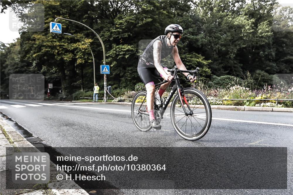 13.09.2026 - Stadtparktriathlon H.Heesch http://msf.ph/oto/10380364 13.09.2026 10:52:55 Radfahren 354, 416, 543 meine-sportfotos.de