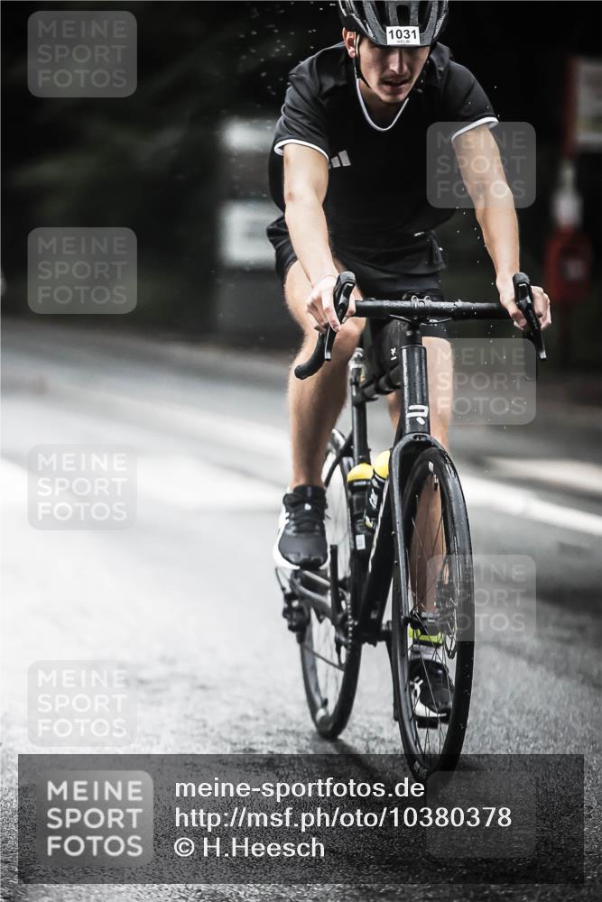 13.09.2026 - Stadtparktriathlon H.Heesch http://msf.ph/oto/10380378 13.09.2026 12:25:15 Radfahren 1031, 1036, 1085, 1104, 1124 meine-sportfotos.de
