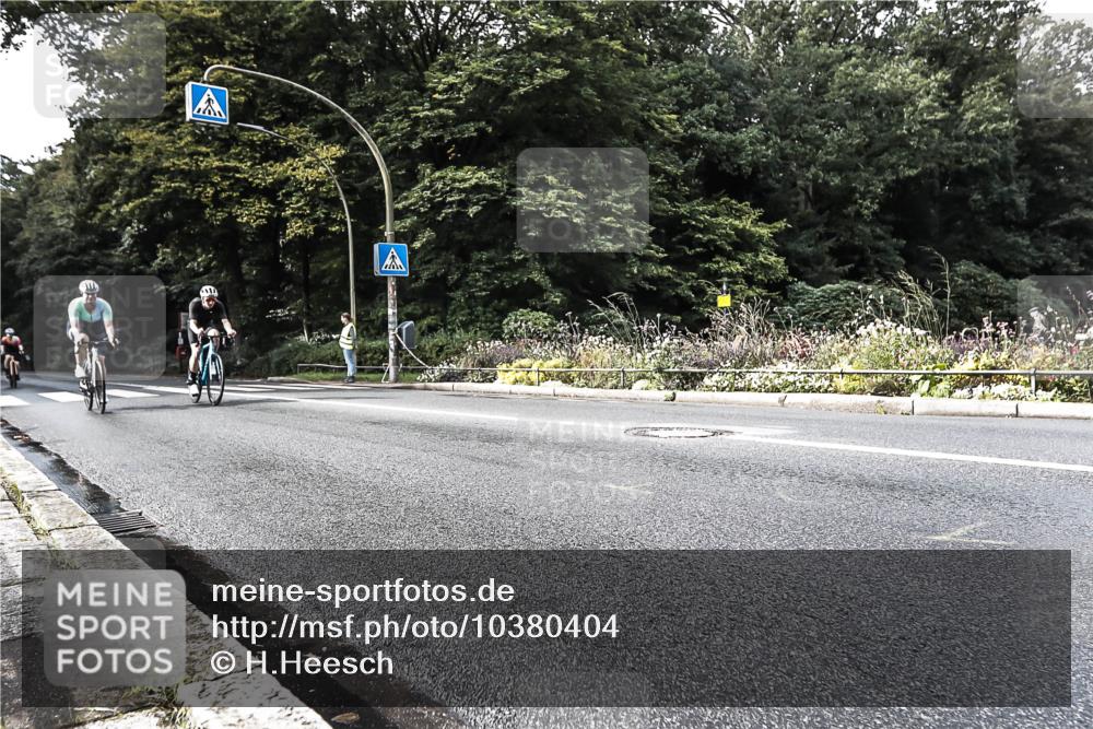 13.09.2026 - Stadtparktriathlon H.Heesch http://msf.ph/oto/10380404 13.09.2026 10:53:00 Radfahren 405, 449, 553 meine-sportfotos.de