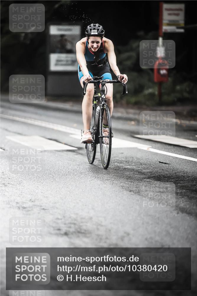 13.09.2026 - Stadtparktriathlon H.Heesch http://msf.ph/oto/10380420 13.09.2026 12:25:19 Radfahren 1031, 1048, 1085, 1104, 1124 meine-sportfotos.de