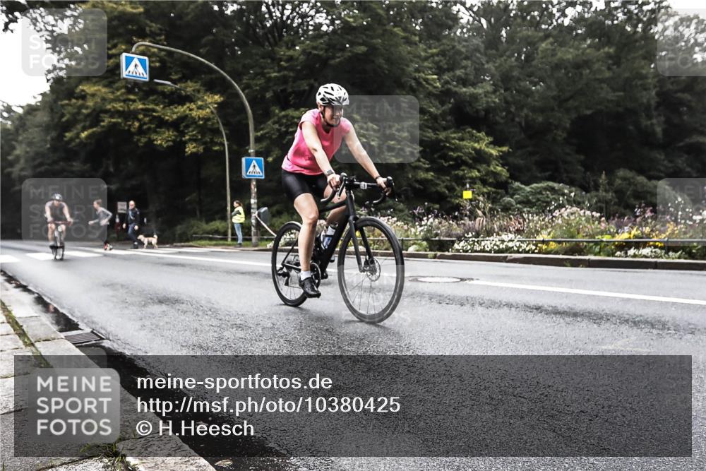 13.09.2026 - Stadtparktriathlon H.Heesch http://msf.ph/oto/10380425 13.09.2026 10:20:31 Radfahren 334, 335, 381, 383, 452 meine-sportfotos.de