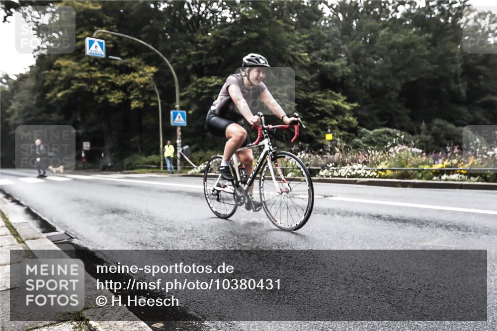 13.09.2026 - Stadtparktriathlon H.Heesch http://msf.ph/oto/10380431 13.09.2026 10:20:33 Radfahren 334, 335, 381, 452 meine-sportfotos.de