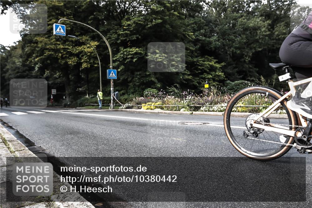 13.09.2026 - Stadtparktriathlon H.Heesch http://msf.ph/oto/10380442 13.09.2026 10:53:03 Radfahren 405, 449, 553, 691 meine-sportfotos.de