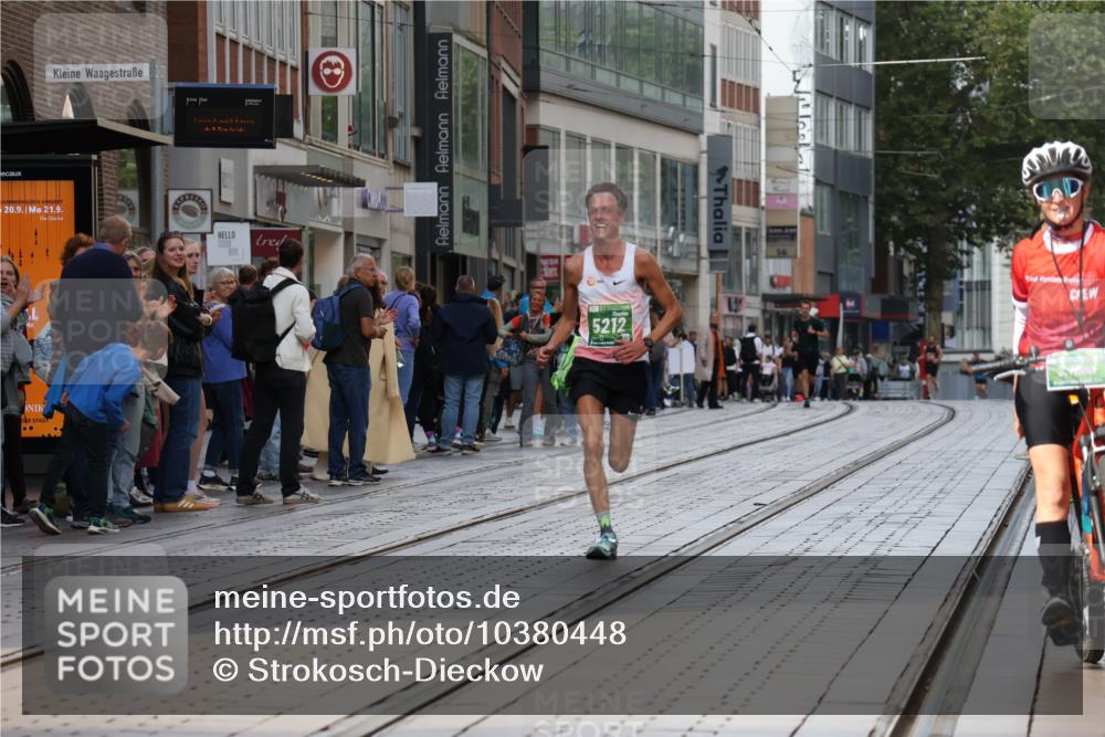13.09.2026 - 21. swb-Marathon Bremen Strokosch-Dieckow http://msf.ph/oto/10380448 13.09.2026 12:43:27 Ziel 1567, 5212 meine-sportfotos.de