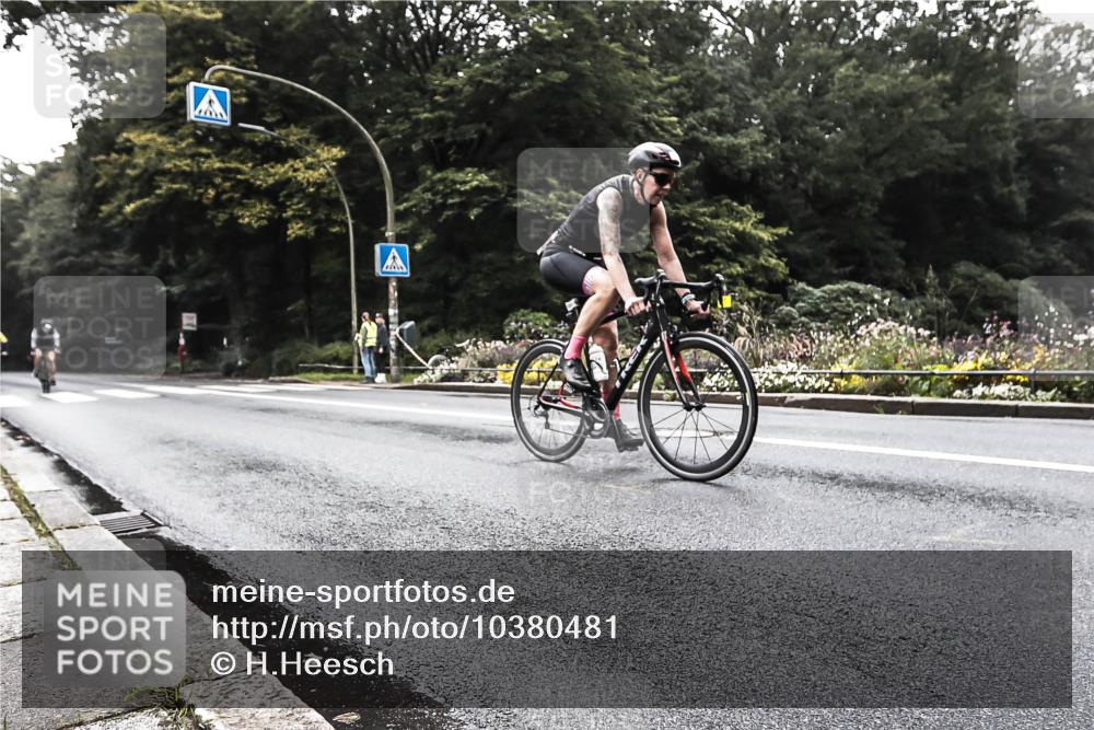 13.09.2026 - Stadtparktriathlon H.Heesch http://msf.ph/oto/10380481 13.09.2026 10:20:59 Radfahren 354, 357, 386, 428 meine-sportfotos.de