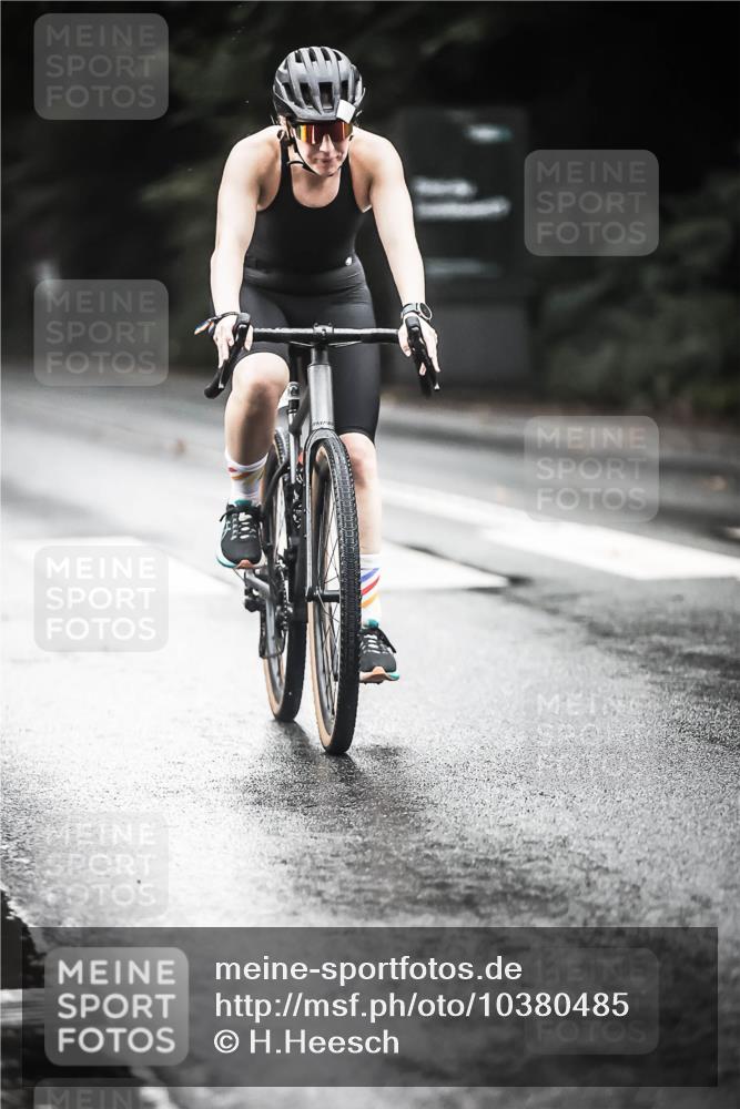 13.09.2026 - Stadtparktriathlon H.Heesch http://msf.ph/oto/10380485 13.09.2026 12:25:27 Radfahren 978, 1048, 1139 meine-sportfotos.de