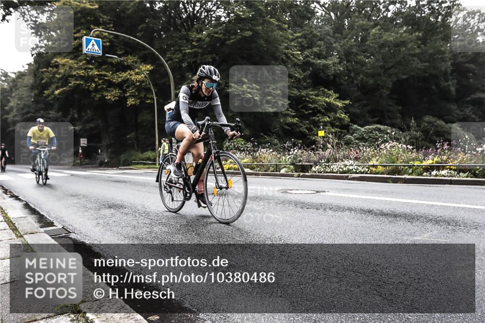 13.09.2026 - Stadtparktriathlon H.Heesch http://msf.ph/oto/10380486 13.09.2026 10:21:01 Radfahren 298, 354, 357, 386 meine-sportfotos.de