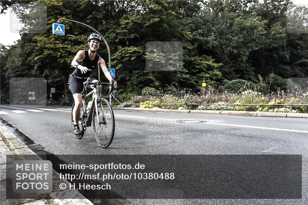 13.09.2026 - Stadtparktriathlon H.Heesch http://msf.ph/oto/10380488 13.09.2026 10:53:08 Radfahren 403, 484, 504, 691 meine-sportfotos.de
