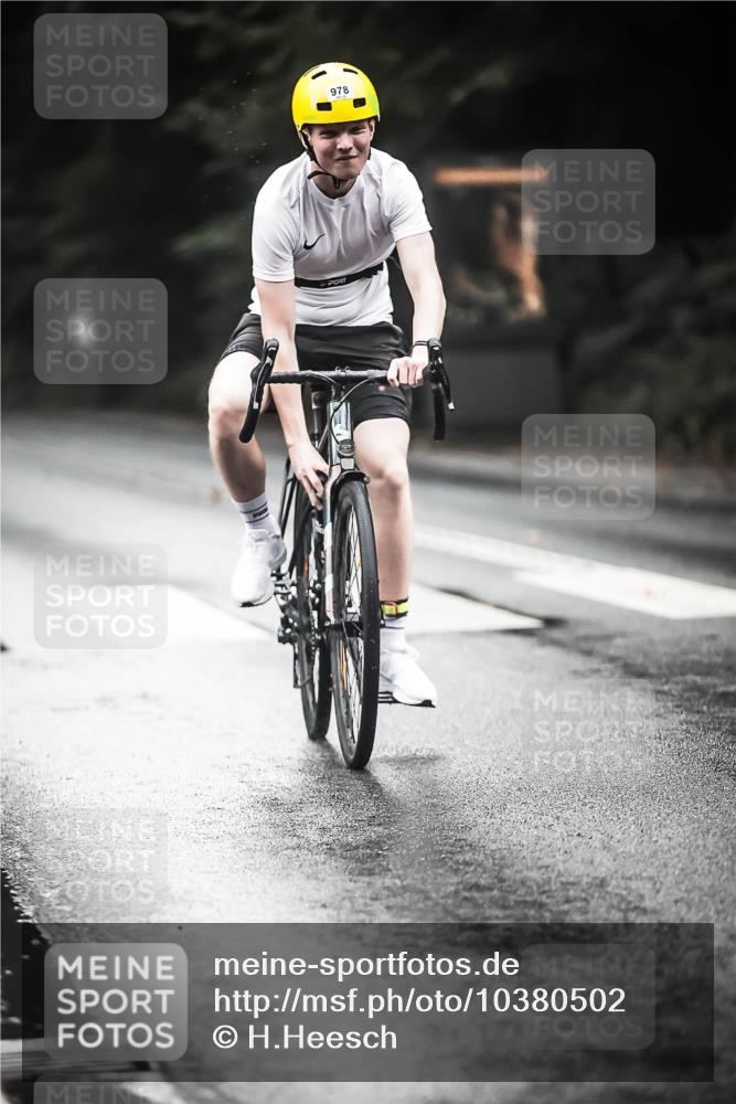 13.09.2026 - Stadtparktriathlon H.Heesch http://msf.ph/oto/10380502 13.09.2026 12:25:29 Radfahren 978, 1139, 1162 meine-sportfotos.de