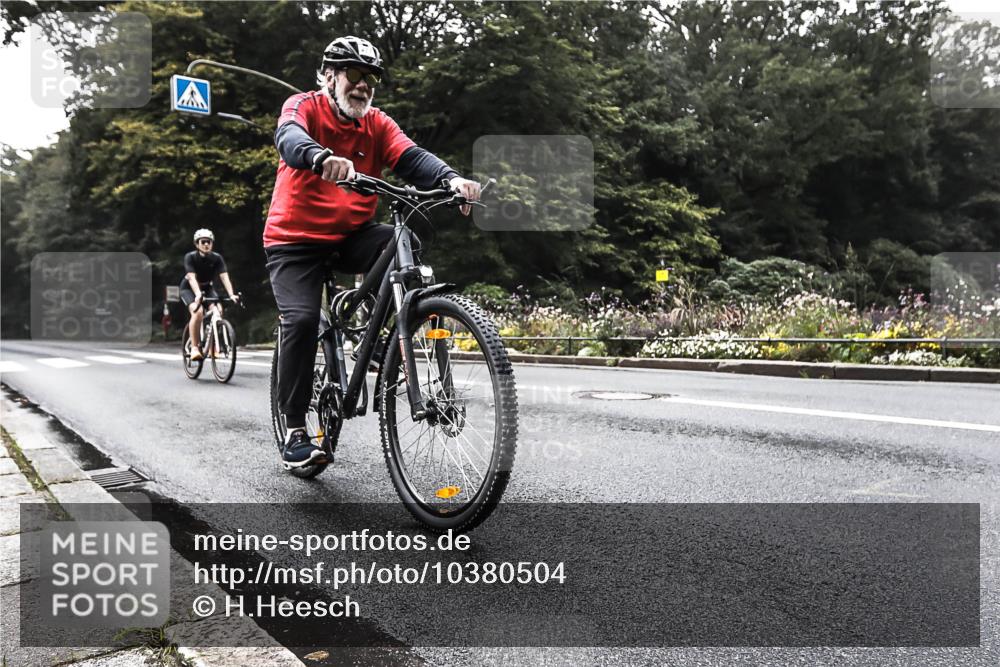 13.09.2026 - Stadtparktriathlon H.Heesch http://msf.ph/oto/10380504 13.09.2026 10:21:10 Radfahren 277, 398 meine-sportfotos.de