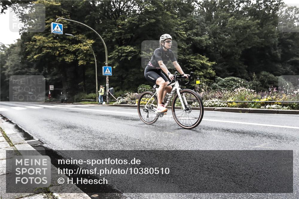 13.09.2026 - Stadtparktriathlon H.Heesch http://msf.ph/oto/10380510 13.09.2026 10:21:10 Radfahren 277, 398 meine-sportfotos.de