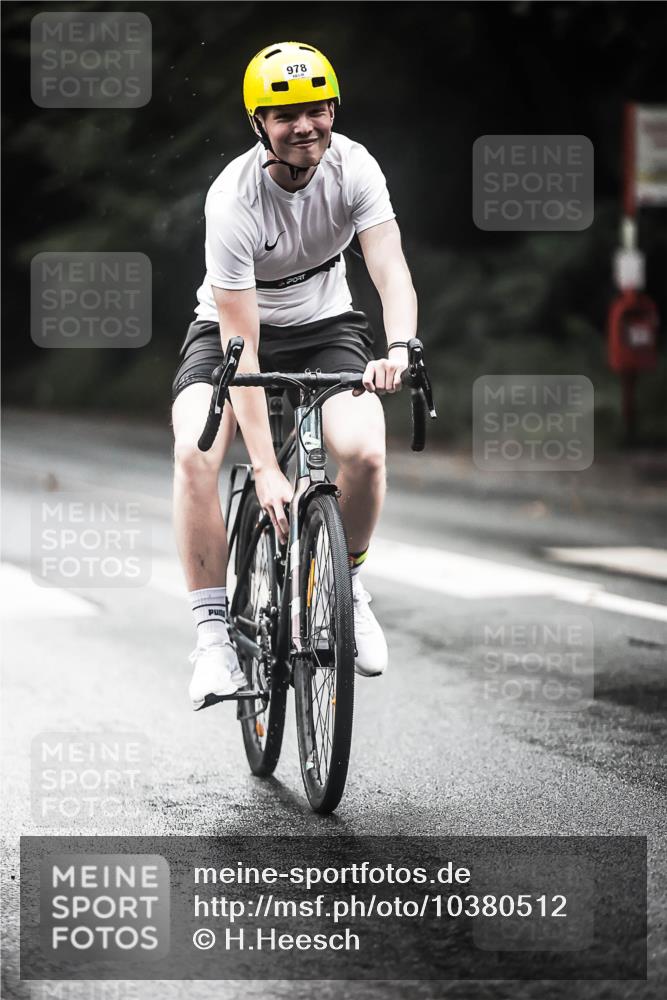 13.09.2026 - Stadtparktriathlon H.Heesch http://msf.ph/oto/10380512 13.09.2026 12:25:29 Radfahren 978, 1139, 1162 meine-sportfotos.de
