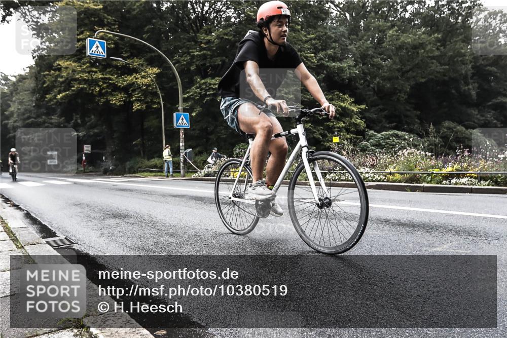 13.09.2026 - Stadtparktriathlon H.Heesch http://msf.ph/oto/10380519 13.09.2026 10:21:19 Radfahren 237, 265, 353 meine-sportfotos.de