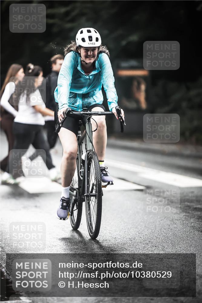 13.09.2026 - Stadtparktriathlon H.Heesch http://msf.ph/oto/10380529 13.09.2026 12:25:34 Radfahren 978, 1162 meine-sportfotos.de