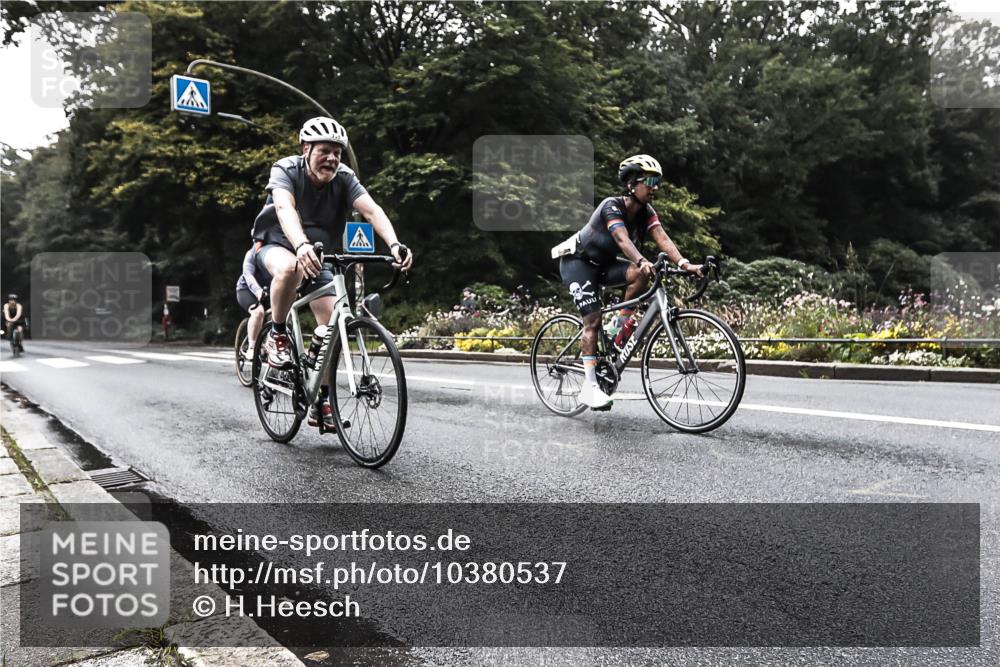 13.09.2026 - Stadtparktriathlon H.Heesch http://msf.ph/oto/10380537 13.09.2026 10:21:24 Radfahren 265, 331, 353, 358, 363, 392 meine-sportfotos.de