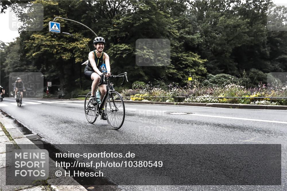 13.09.2026 - Stadtparktriathlon H.Heesch http://msf.ph/oto/10380549 13.09.2026 10:21:26 Radfahren 296, 331, 358, 363, 392, 413 meine-sportfotos.de