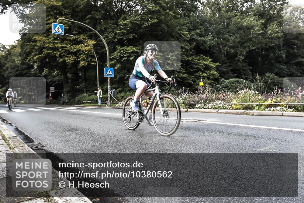 13.09.2026 - Stadtparktriathlon H.Heesch http://msf.ph/oto/10380562 13.09.2026 10:53:47 Radfahren 389, 419, 433, 434, 439, 460, 487, 494, 533 meine-sportfotos.de