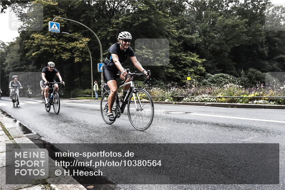13.09.2026 - Stadtparktriathlon H.Heesch http://msf.ph/oto/10380564 13.09.2026 10:21:29 Radfahren 220, 294, 296, 326, 363, 413 meine-sportfotos.de