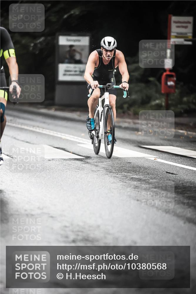 13.09.2026 - Stadtparktriathlon H.Heesch http://msf.ph/oto/10380568 13.09.2026 12:25:43 Radfahren 951, 974, 981, 1097 meine-sportfotos.de